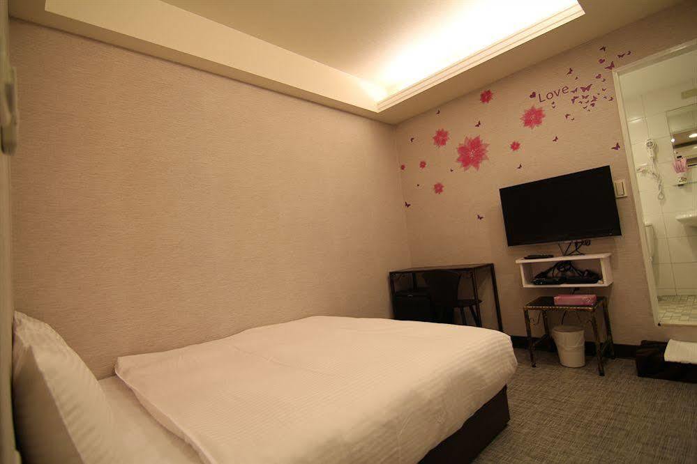 Holiday Fun Hostel Taipei Eksteriør billede